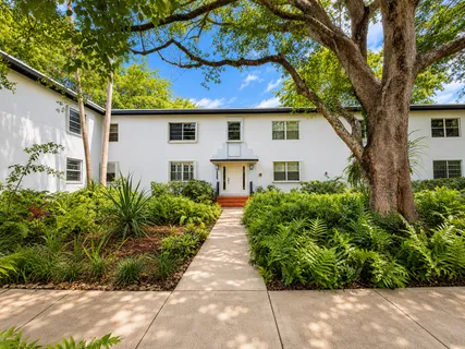 $350,000 | 5605 Southwest 80th Street, Unit 10D, Miami, FL 33143