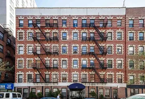 $2,700 | 305 East 95th Street, Unit 3C | Upper East Side