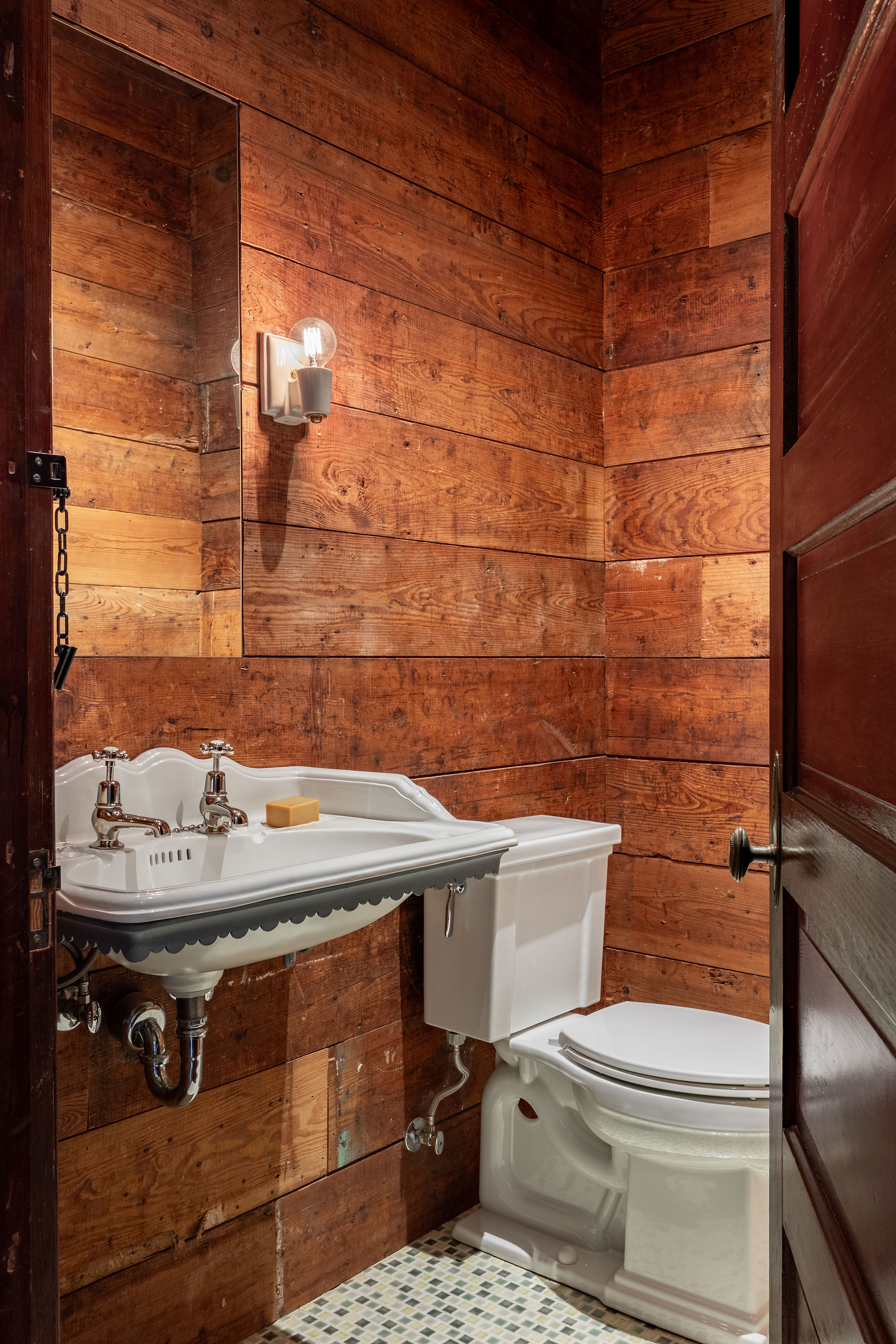 606 West 35th Street Austin, TX 78705 - Photo 34 of 37 a bathroom with a sink toilet and shower