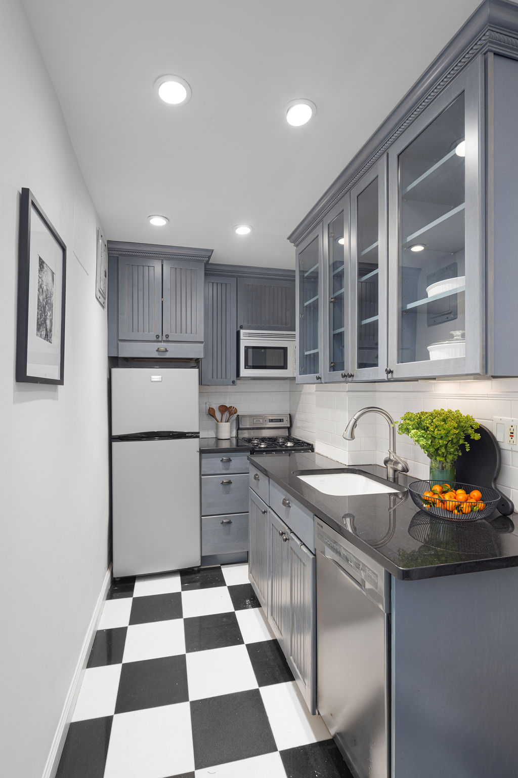 235 West 102nd Street, Unit 9H Manhattan, NY 10025 - Photo 6 of 12