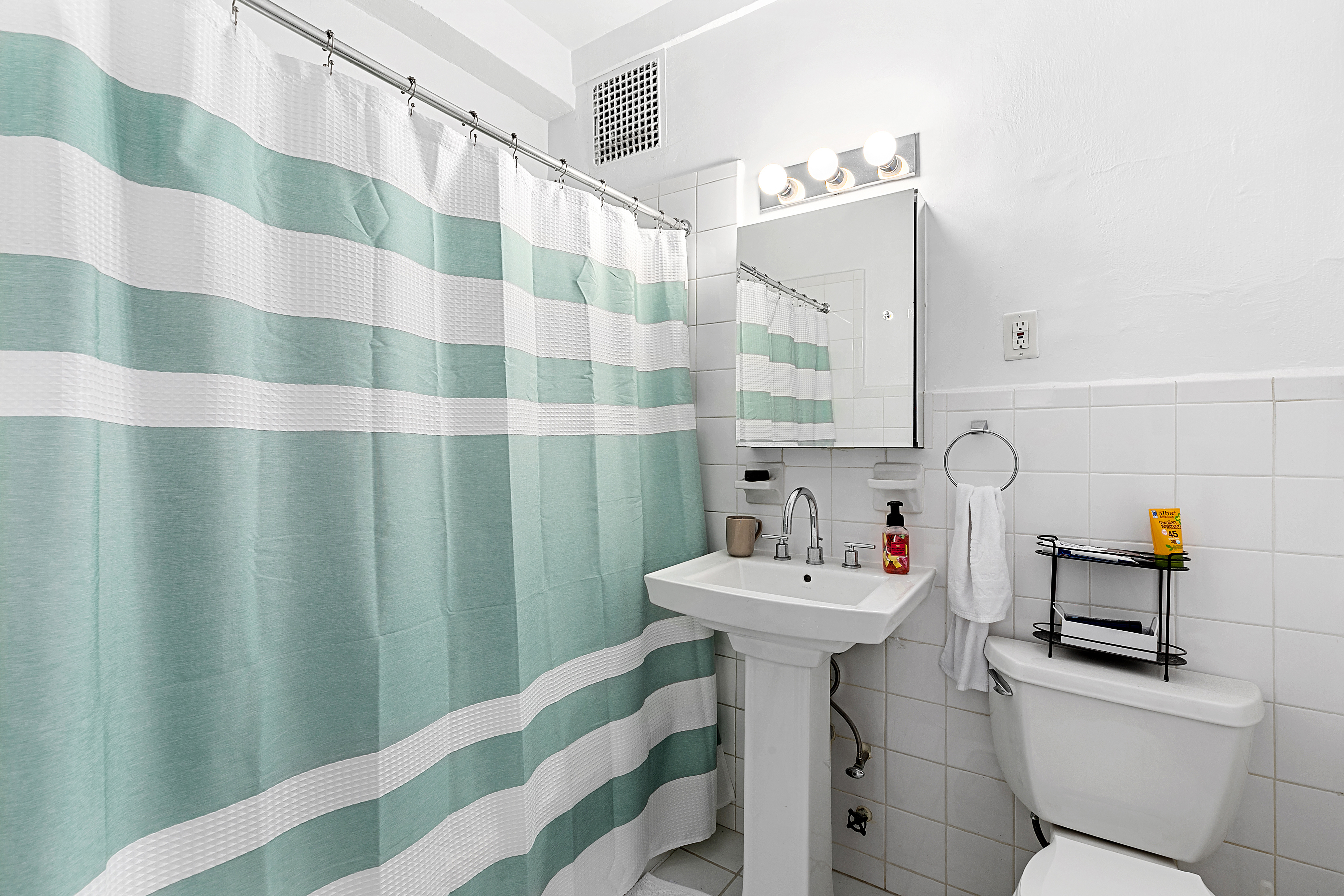 160 West 71st Street, Unit 3E Manhattan, NY 10023 - Photo 5 of 6