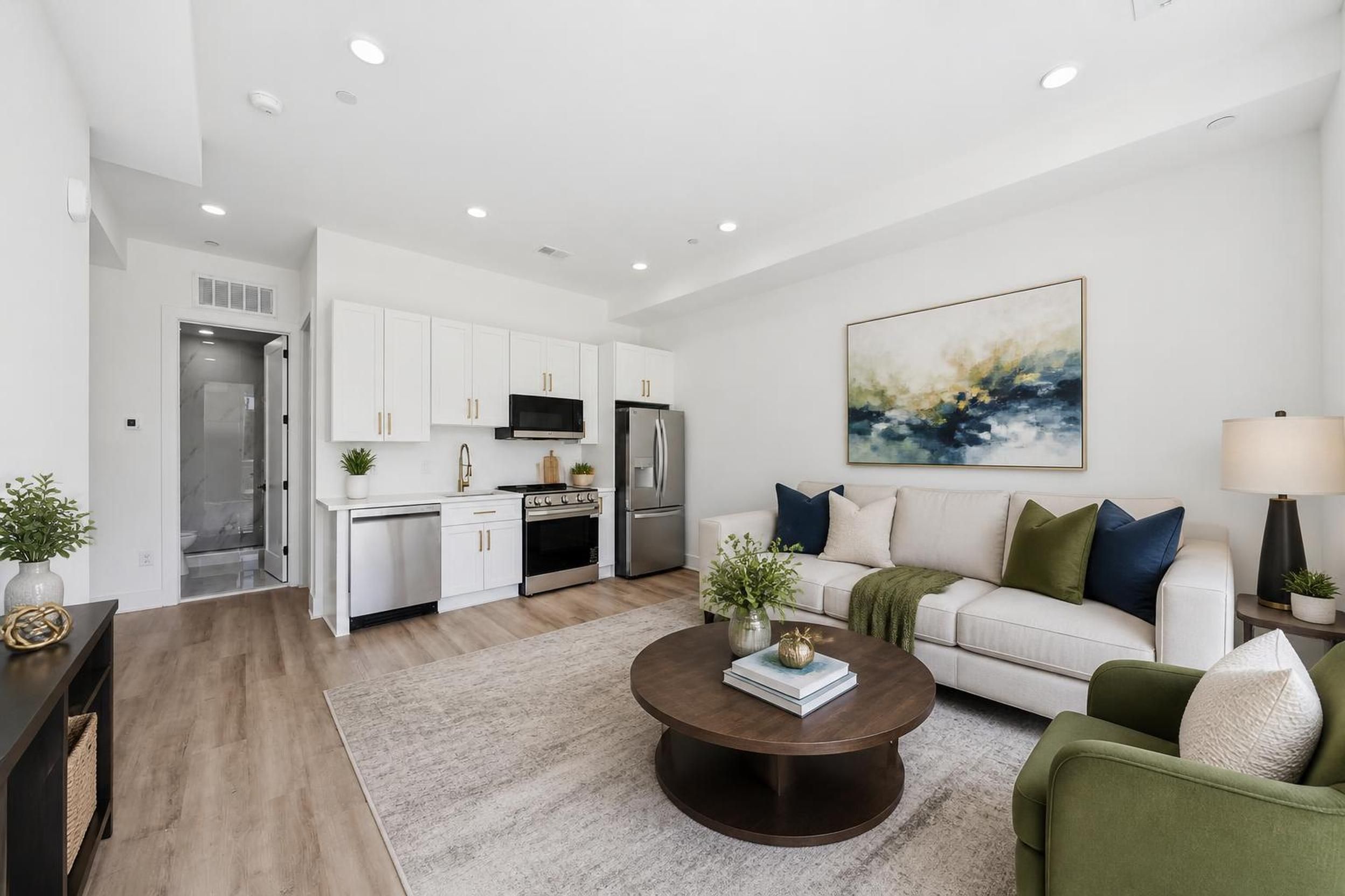 2105 M Street Northeast, Unit 6 Washington, DC 20002 - Photo 4 of 26 Gallery Image 4