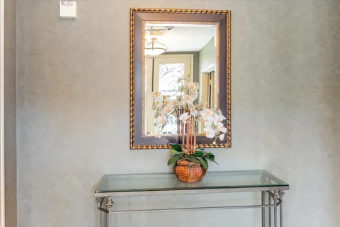 $999,999 | 4394 Farmdale Avenue, Unit 202, Studio City, CA 91604