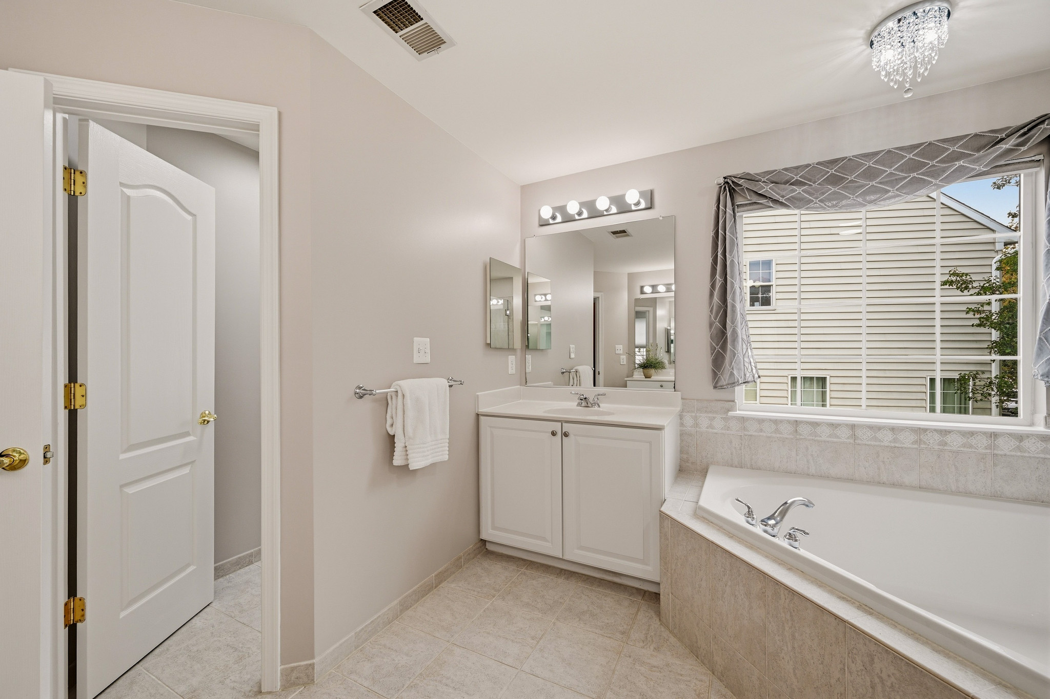 8208 Michaels Ridge Ellicott City, MD 21043 - Photo 48 of 80 Gallery Image 48