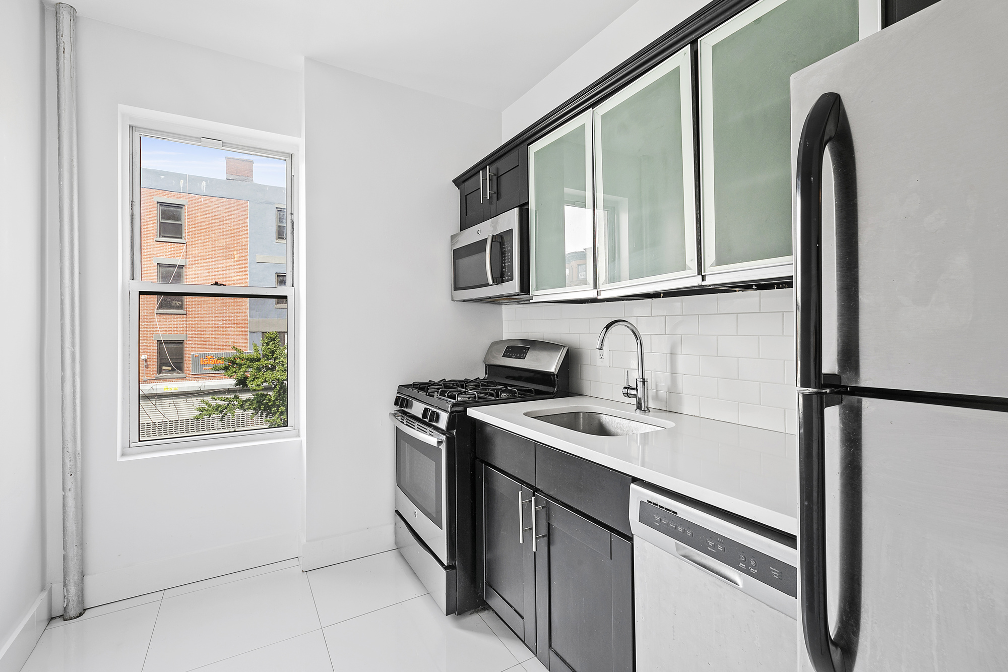 701 Saint Marks Avenue, Unit 2B Brooklyn, NY 11216 - Photo 2 of 7