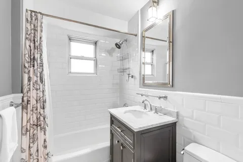 $1,229,000 | 2 Charlton Street, Unit 5A | Hudson Square