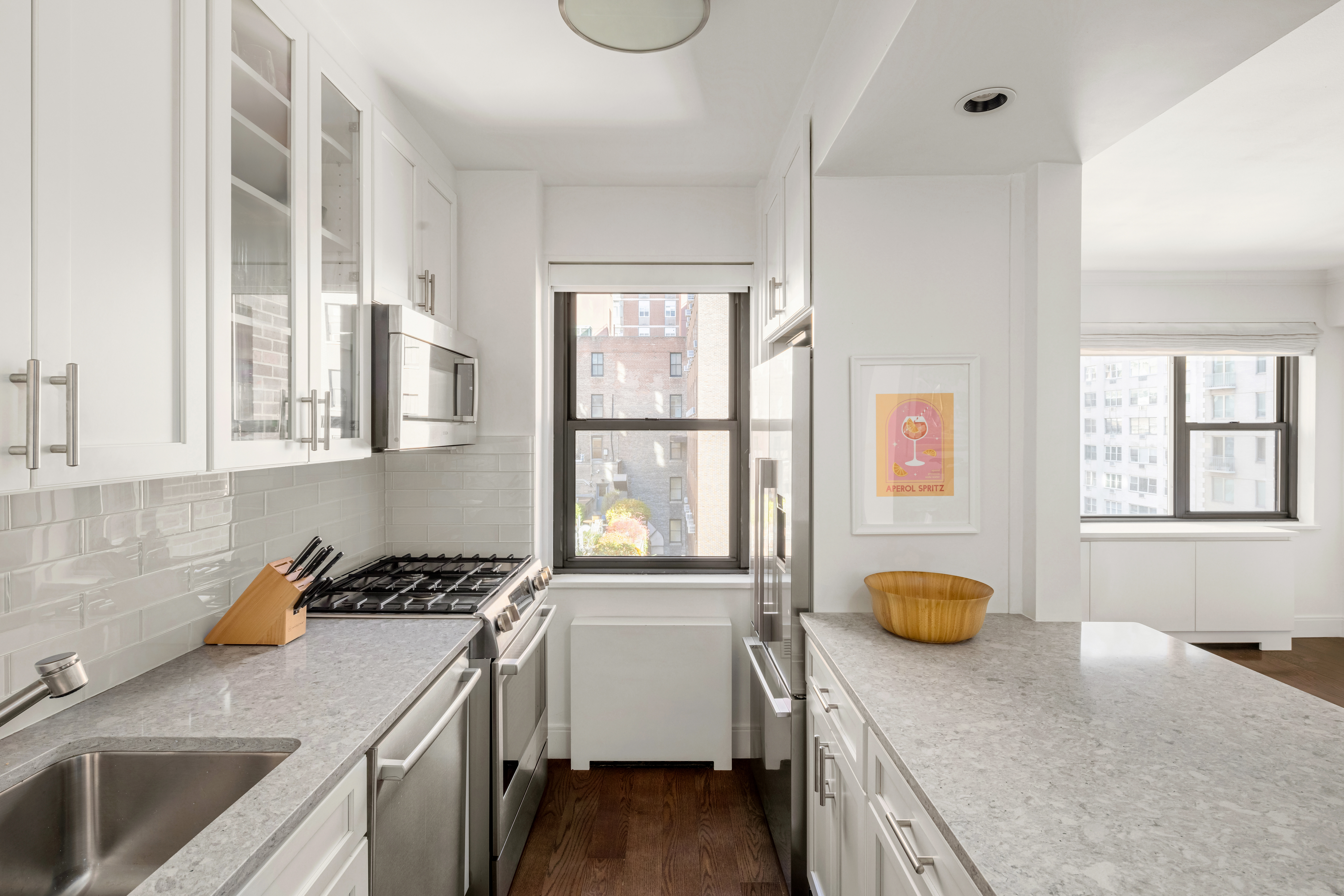 136 East 76th Street, Unit 8C Manhattan, NY 10021 - Photo 6 of 10