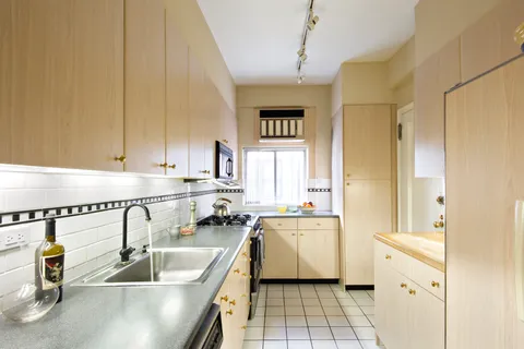 $2,295,000 | 21 East 87th Street, Unit 11A | Upper East Side