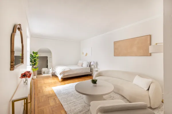 $375,000 | 303 East 37th Street, Unit 3A | Murray Hill