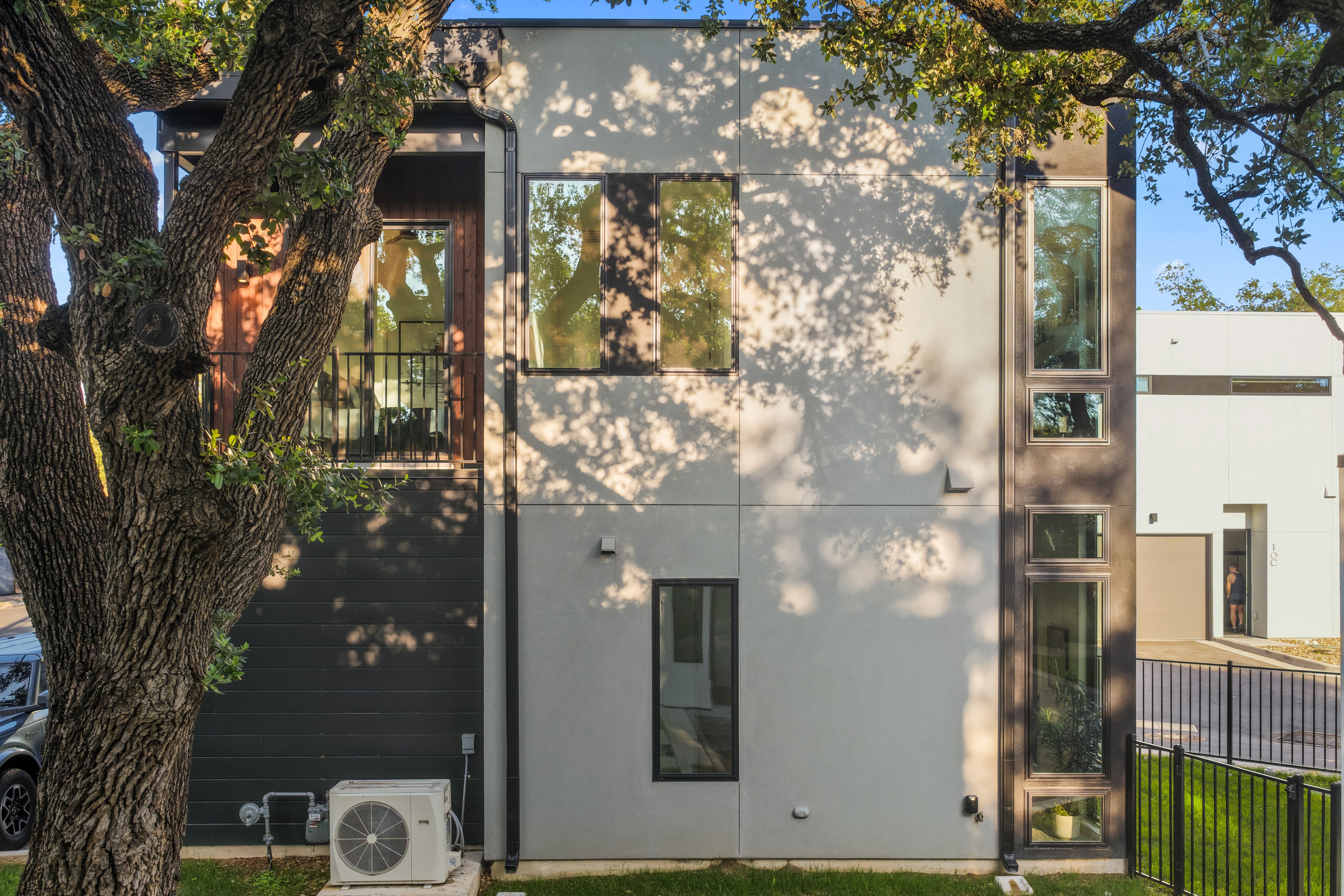 219 Lessin Lane, Unit 15 Austin, TX 78704 - Photo 7 of 53 Gallery Image 7