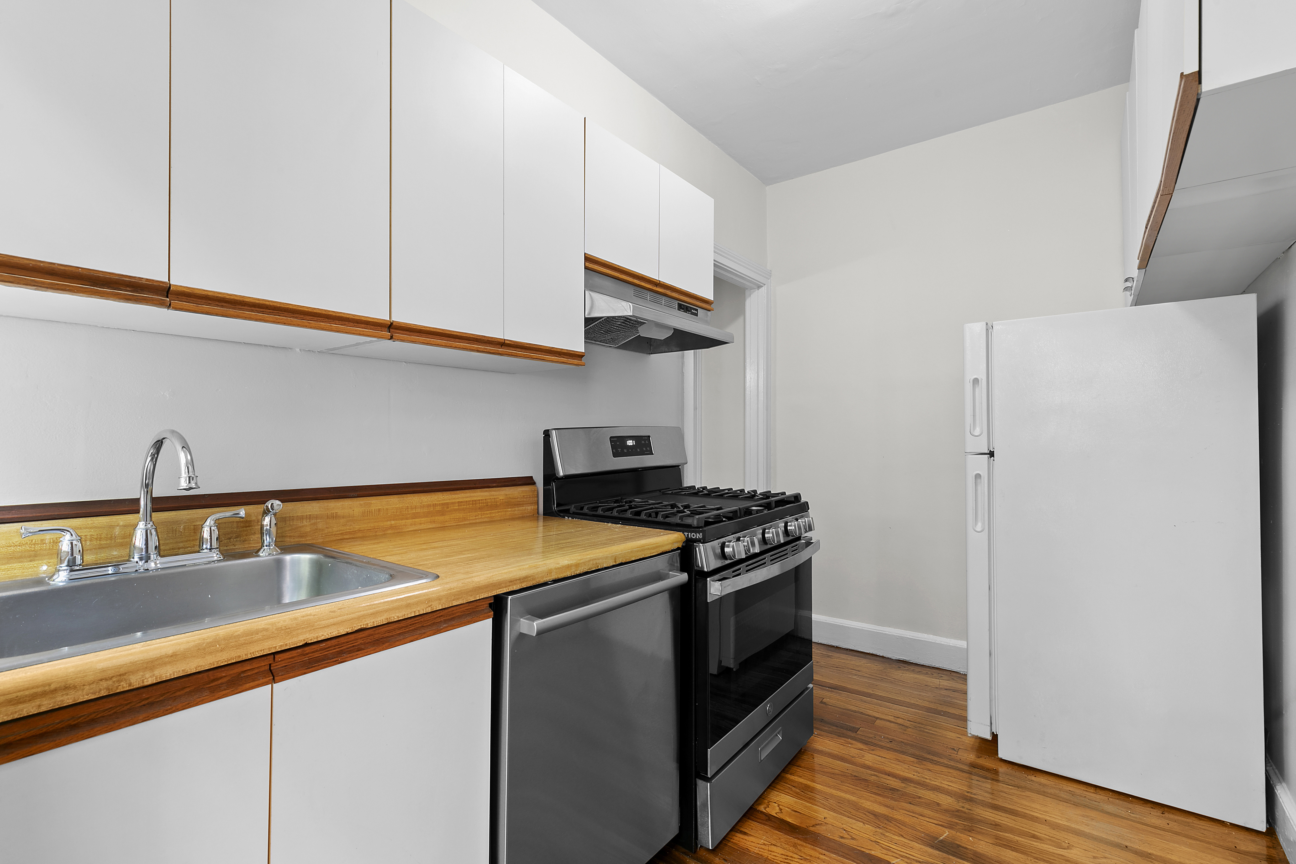 93 Strathmore Road, Unit B Brighton, MA 02135 - Photo 11 of 19