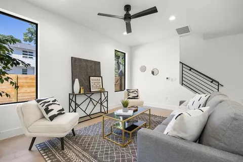 $1,275,000 | 2201 East 16th Street, Austin, TX 78702