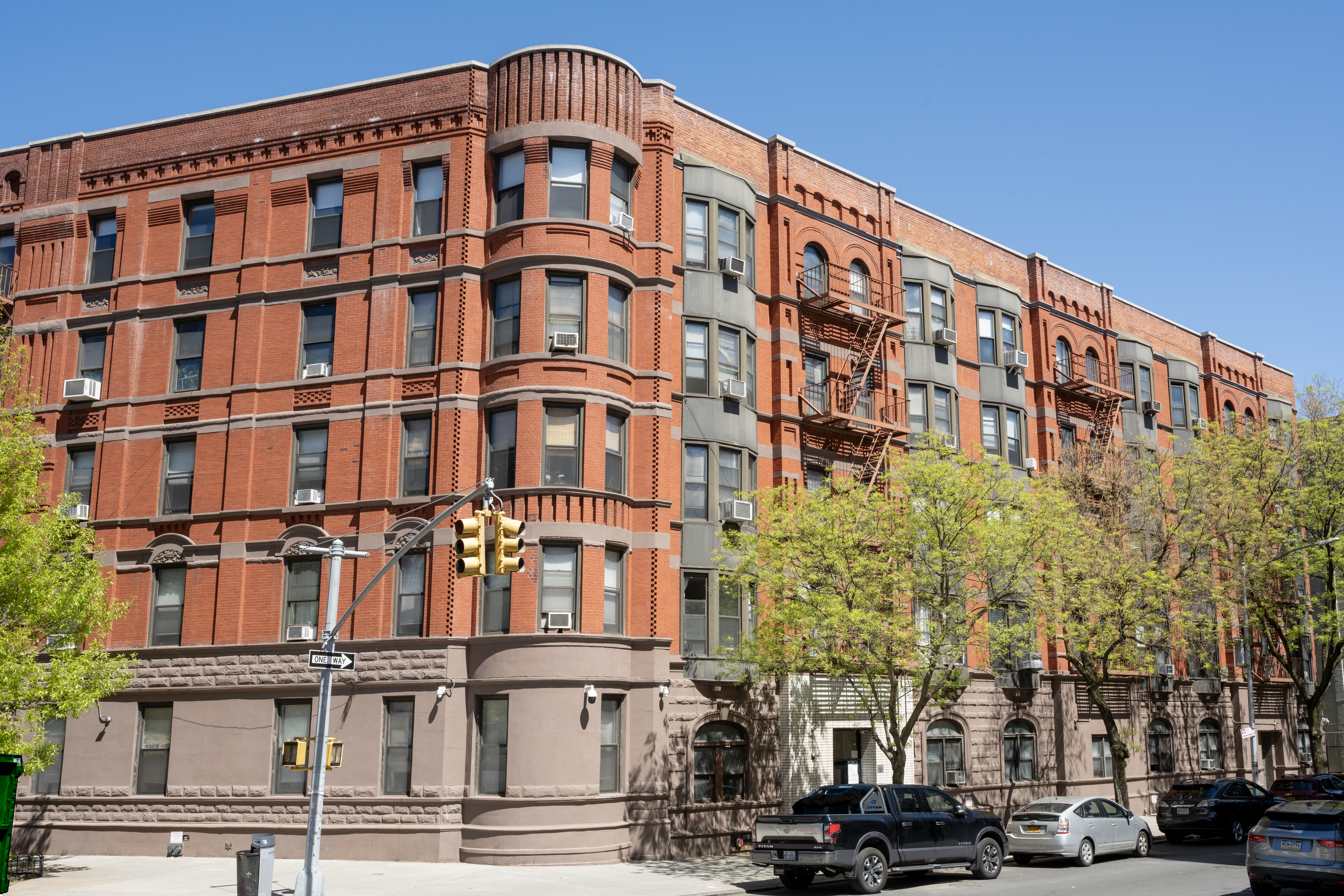 209 West 118th Street, Unit 4D New York, NY 10026 - Photo 6 of 7 front view of a building