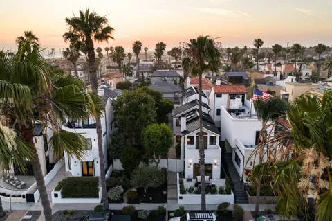 $4,498,000 | 207 21st Street, Huntington Beach, CA 92648
