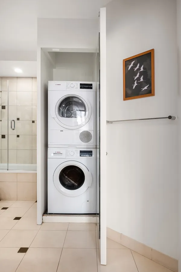 $1,995,000 | 225 West 83rd Street, Unit 8L | Upper West Side