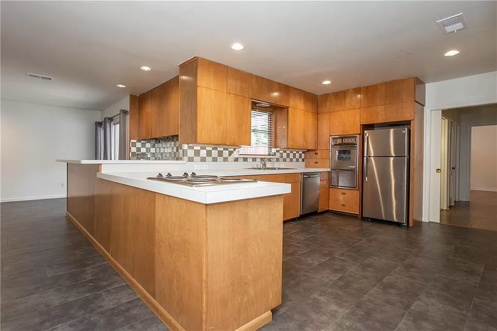 616 Edgefield Road Fort Worth, TX 76107 - Photo 9 of 35