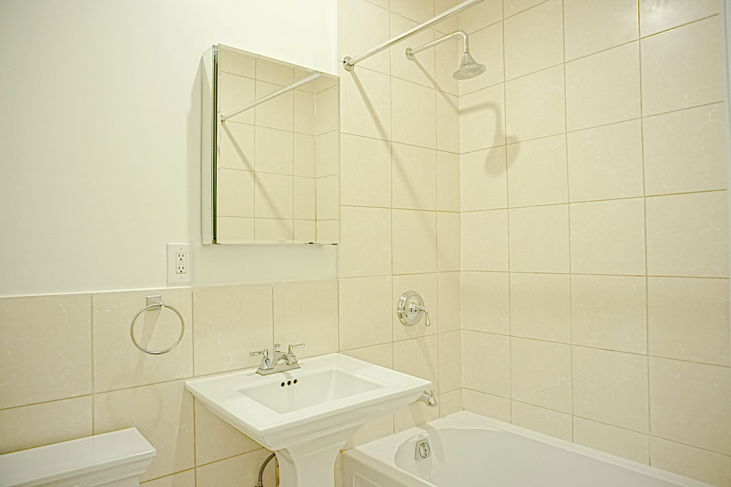 29-08 31st Avenue, Unit E11 Queens, NY 11106 - Photo 5 of 5 Gallery Image 5