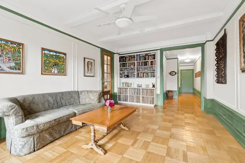 $1,825,000 | 160 West 95th Street, Unit 4A | Upper West Side