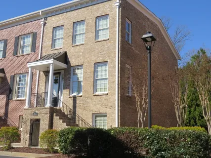 $550,000 | 941 Persimmon Point Northeast, Sandy Springs, GA 30328