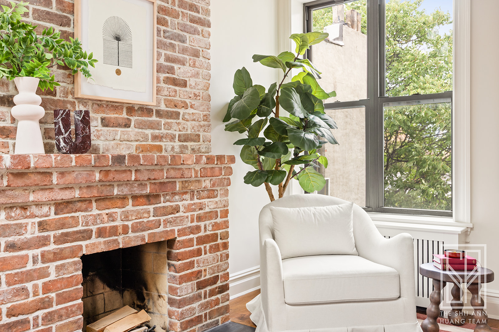 307 7th Street, Unit 4L Brooklyn, NY 11215 - Photo 8 of 15 a white vase with flowers sitting on a table