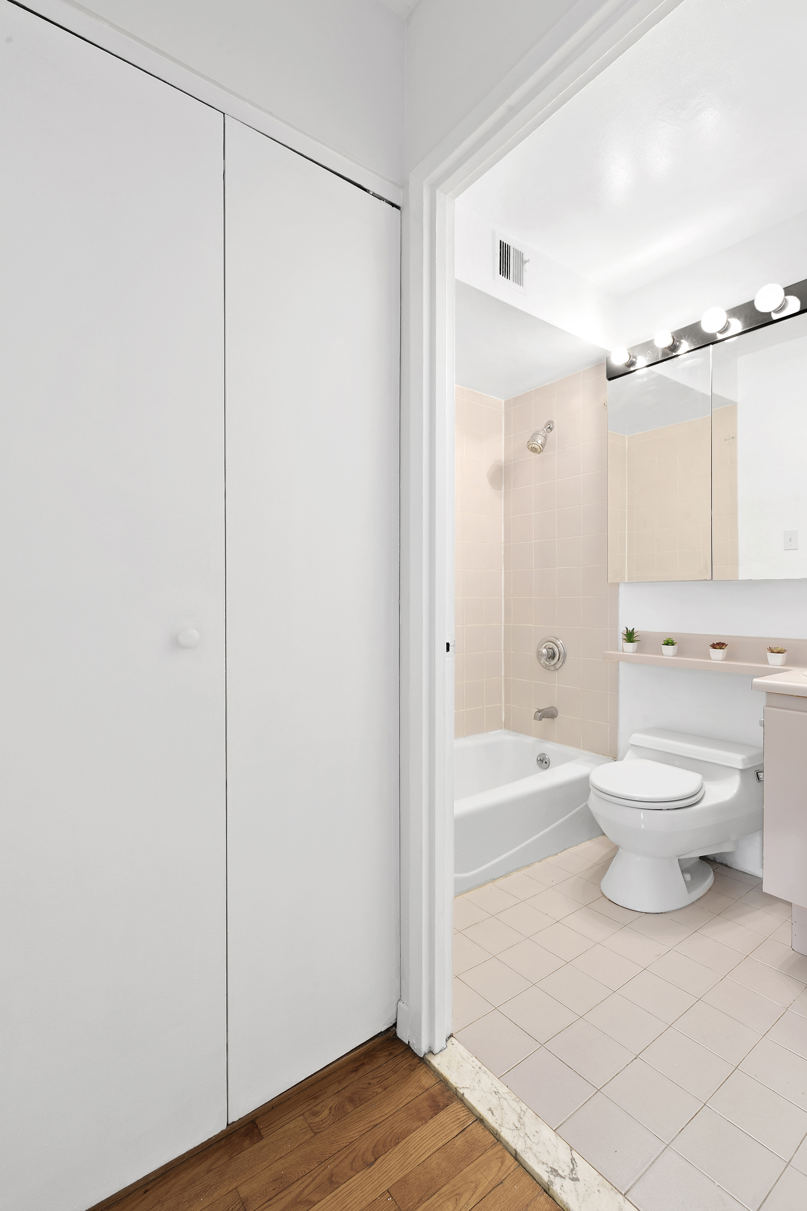 181 7th Avenue, Unit 5A Manhattan, NY 10011 - Photo 7 of 8