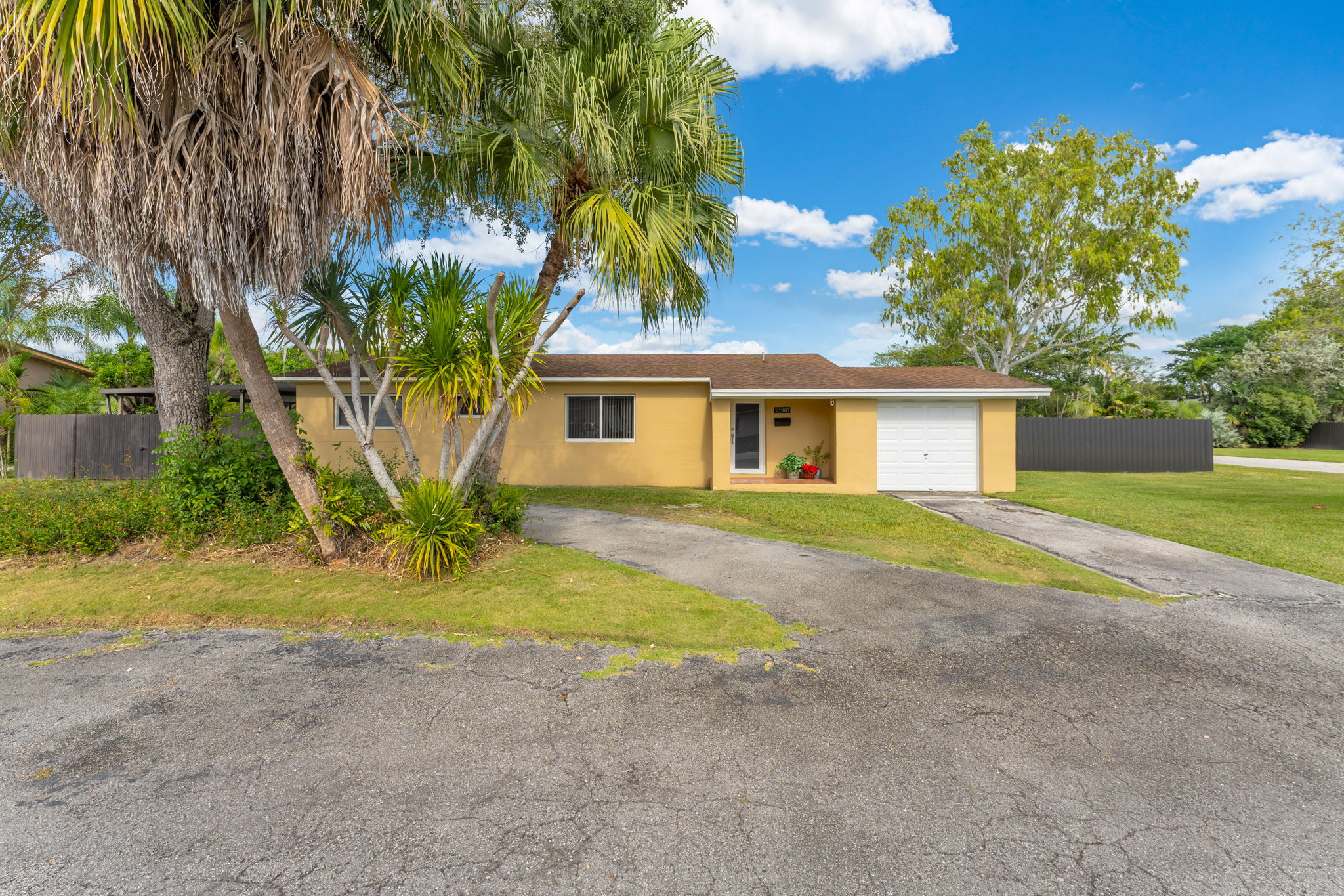 10901 Southwest 116th Street Miami, FL 33176 - Photo 3 of 8