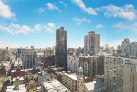 $2,195,000 | 360 East 88th Street, Unit 22C | Upper East Side