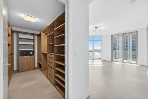 $1,100,000 | 17301 Biscayne Boulevard, Unit 1401, North Miami Beach, FL 33160