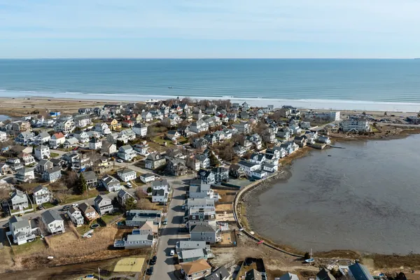 $725,000 | 7 Moreland Avenue, Hull, MA 02045