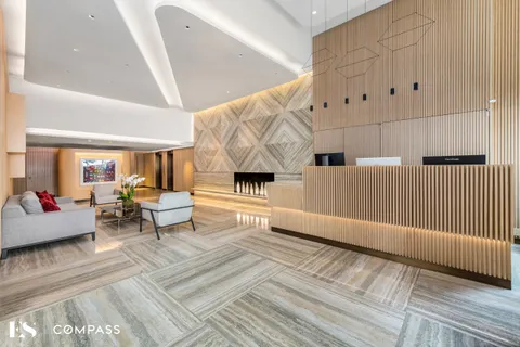 $1,895,000 | 700 Park Avenue, Unit 2B | Lenox Hill