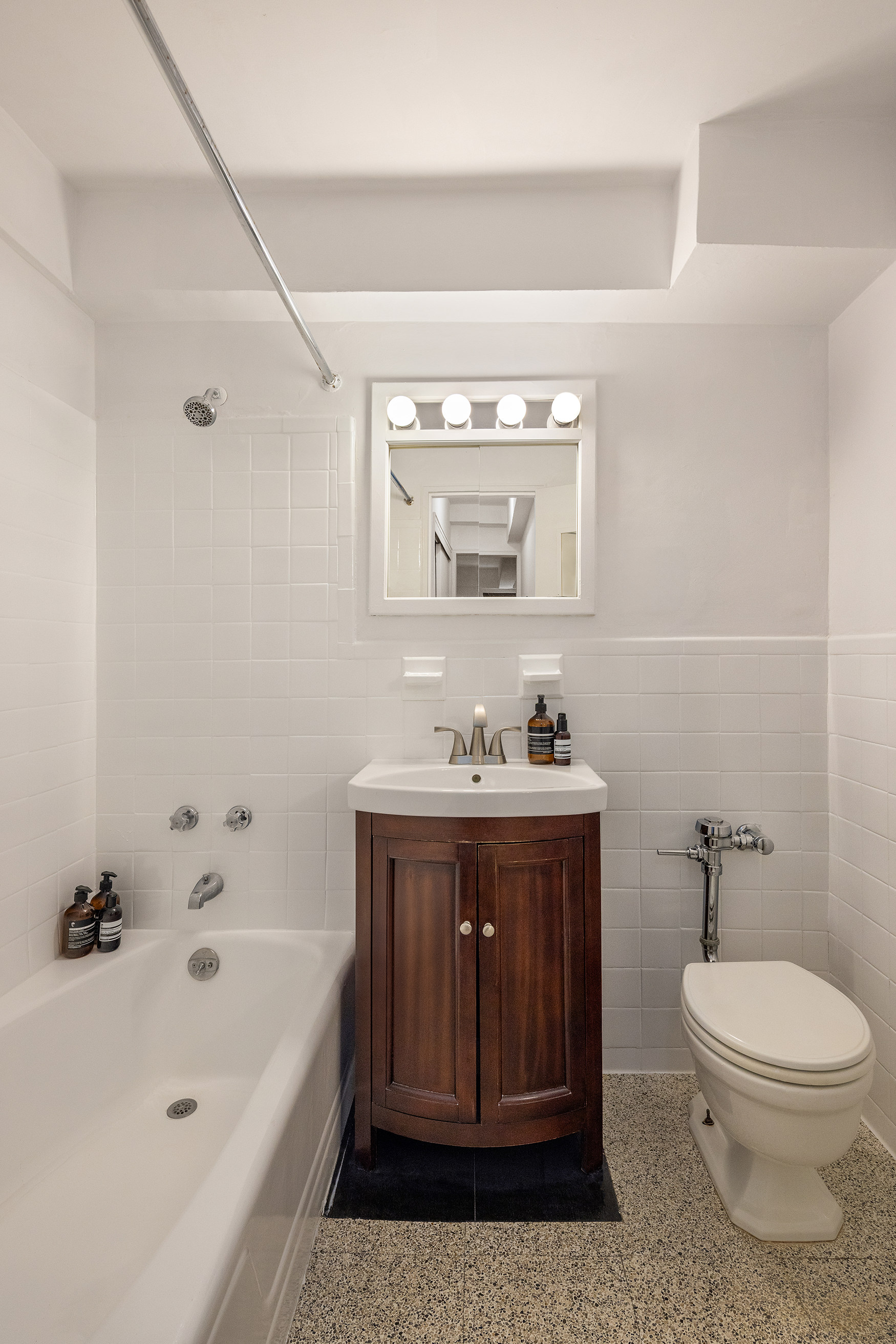 335 East 51st Street, Unit 3H Manhattan, NY 10022 - Photo 6 of 9