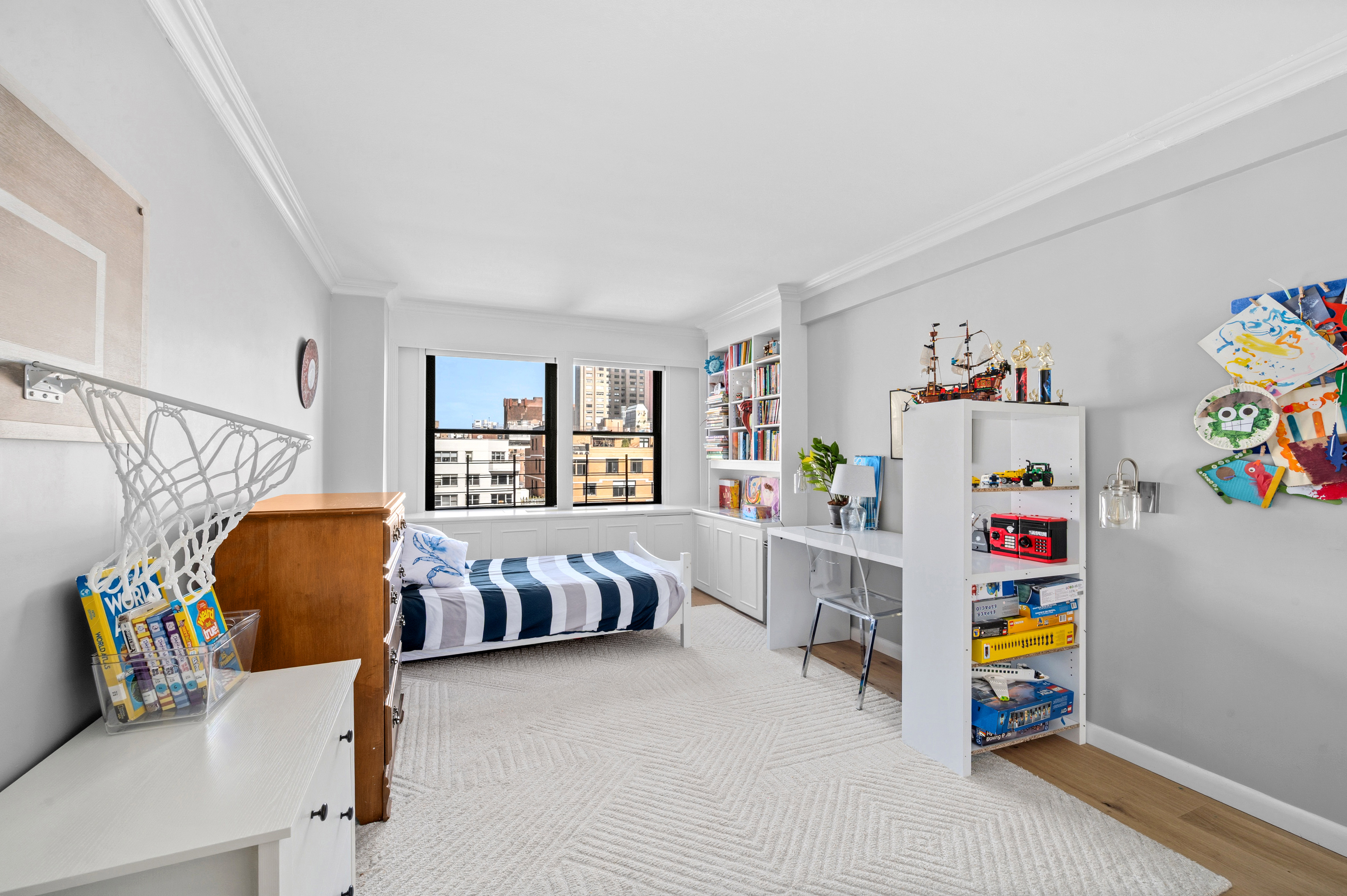 505 East 79th Street, Unit 15K Manhattan, NY 10075 - Photo 5 of 11