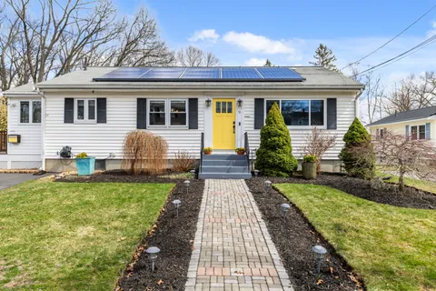 $799,900 | 9 Chester Avenue, Woburn, MA 01801