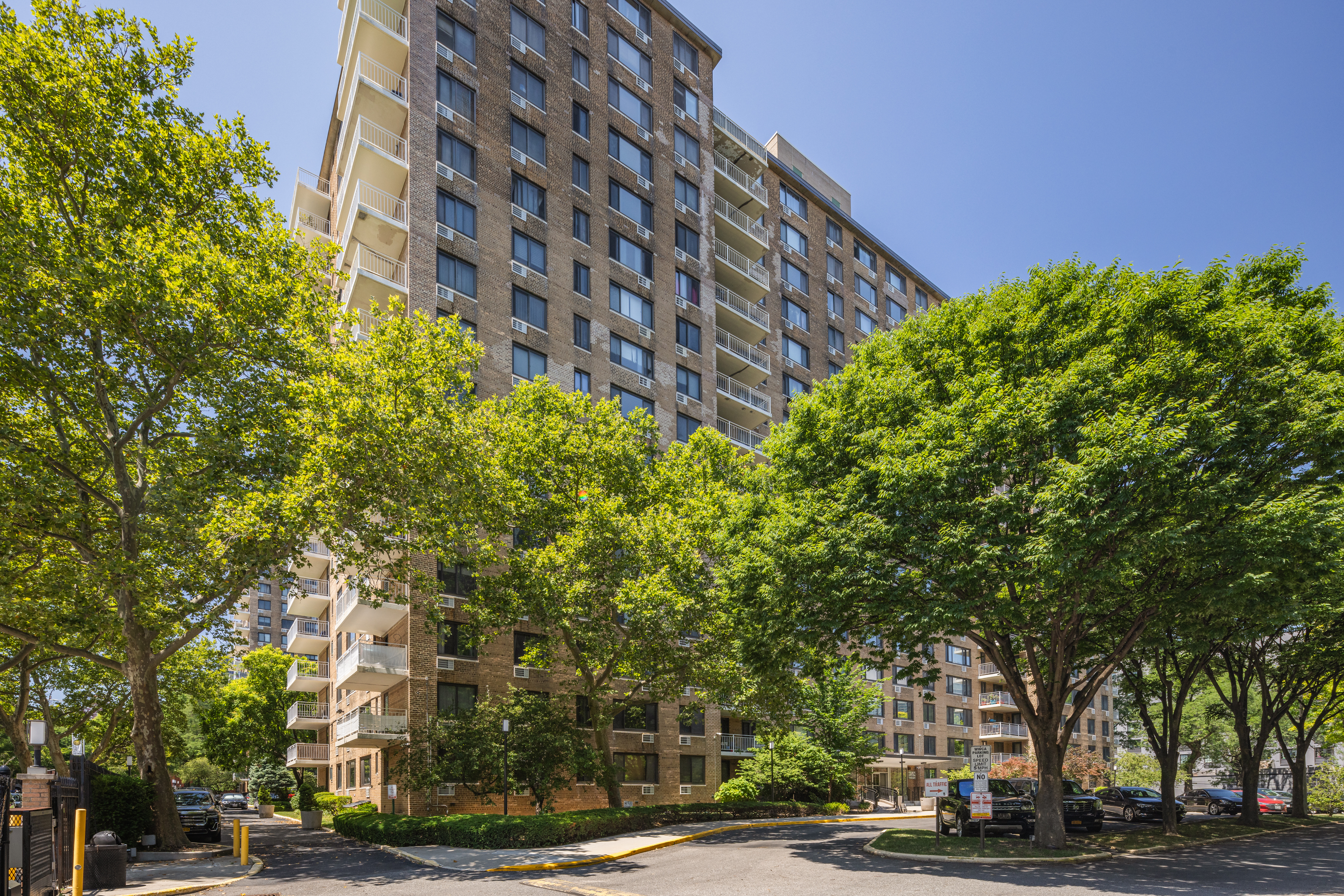 195 Willoughby Avenue, Unit 1610 Brooklyn, NY 11205 - Photo 6 of 7 a view of a city street with tall buildings