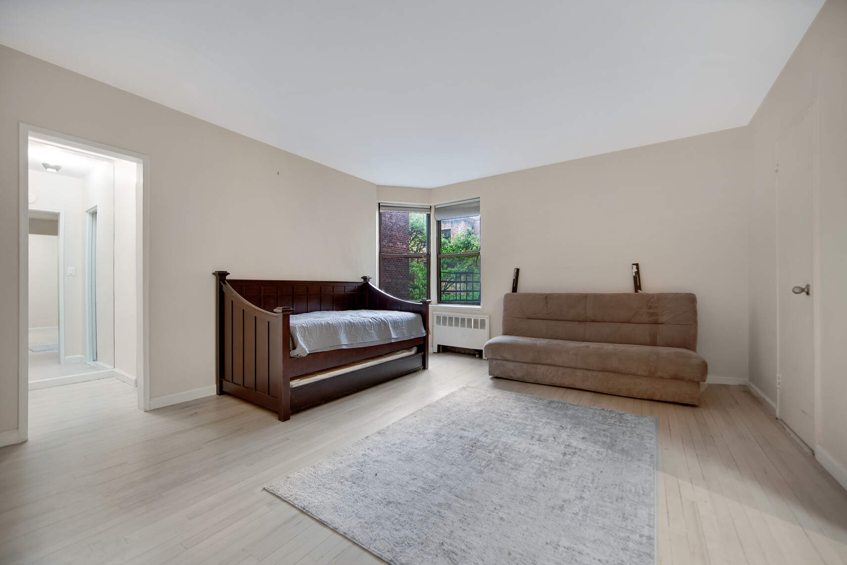 330 East 70th Street, Unit 4G Manhattan, NY 10021 - Photo 2 of 7