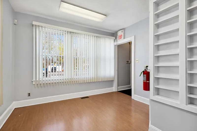 $3,300 | 586 Livingston Avenue, North Brunswick, NJ 08902