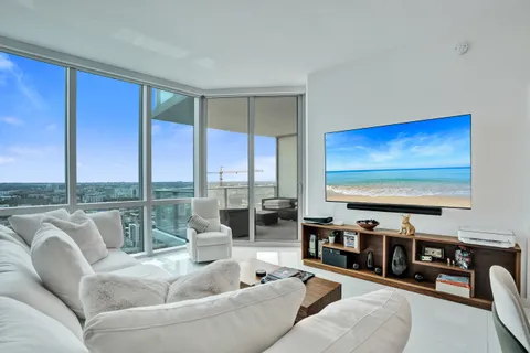 $725,000 | 851 Northeast 1st Avenue, Unit 3506, Miami, FL 33132