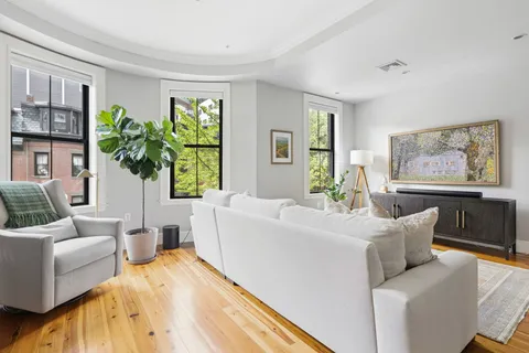 Contact Agent | 98 East Brookline Street, Unit 2, Boston, MA 02118