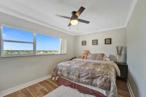 $550,000 | 300 Oregon Street, Unit 503, Hollywood, FL 33019