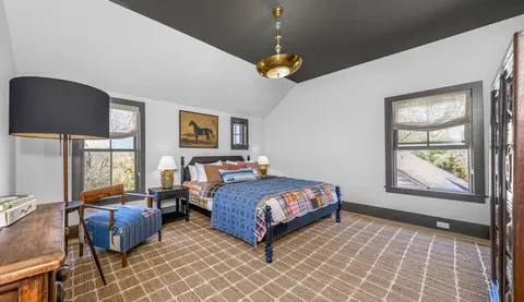$7,500,000 | 102-2 2 Holes Water Road, East Hampton, NY 11937