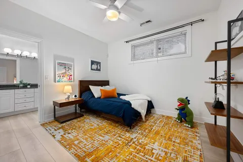 $875,000 | 3806 North Damen Avenue, Unit 1, Chicago, IL 60618
