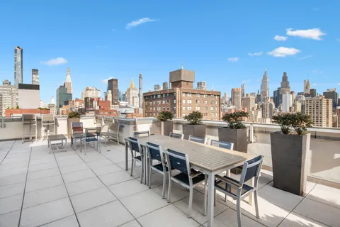 $1,725,000 | 300 East 23rd Street, Unit 7A | Gramercy