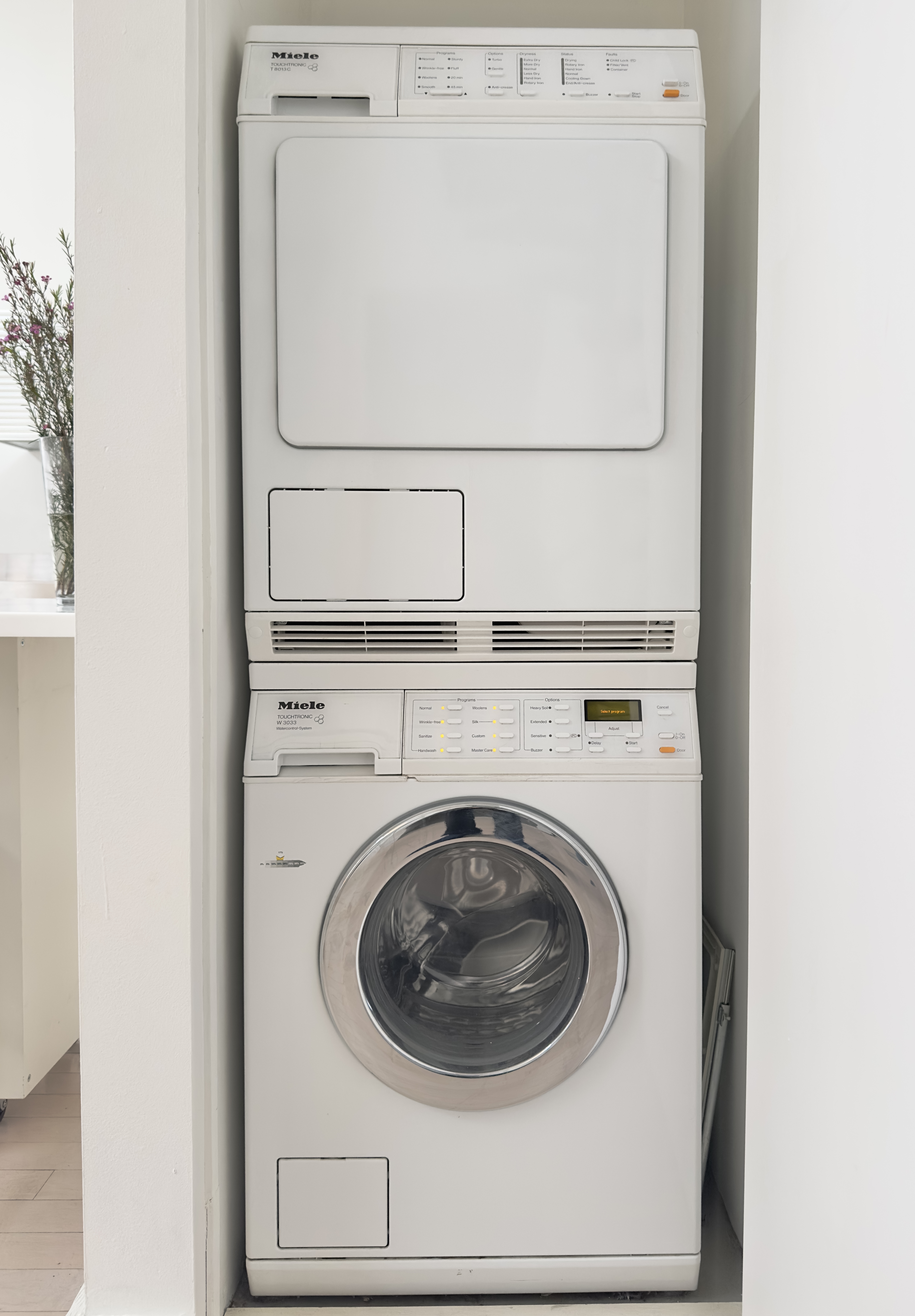 100 North 3rd Street, Unit 3E Brooklyn, NY 11249 - Photo 11 of 15 a utility room with dryer and washer