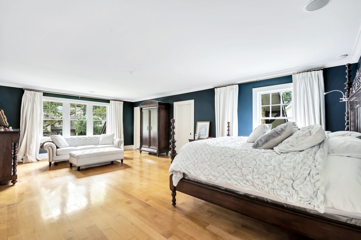 35 Grymes Hill Road Staten Island, NY 10301 - Photo 19 of 31