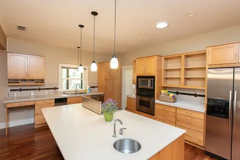 $2,400,000 | 205 Park Lane, Austin, TX 78704