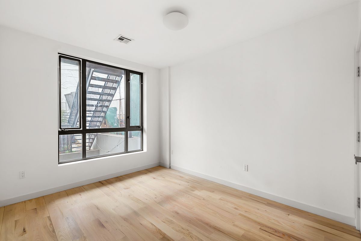 328 Central Avenue, Unit 1B Brooklyn, NY 11221 - Photo 4 of 11