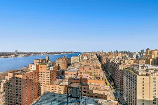 $730,000 | 263 West End Avenue, Unit 6E | Upper West Side