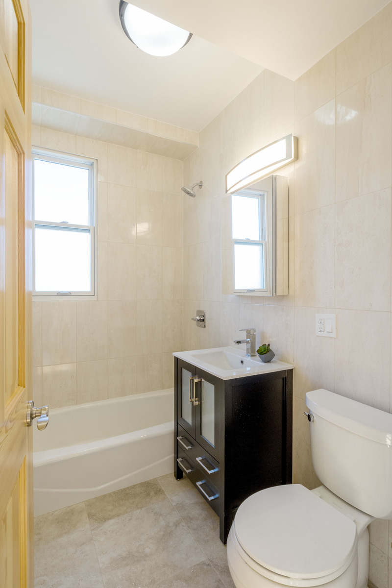 18-10 Astoria Park South, Unit 2 Queens, NY 11102 - Photo 5 of 10