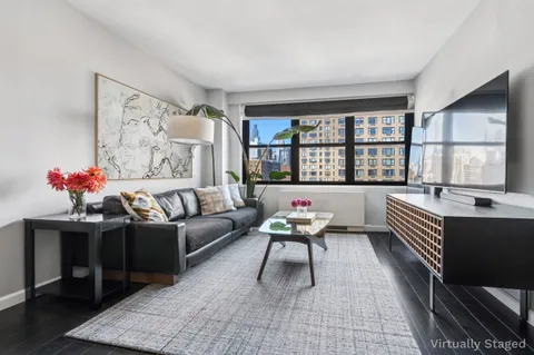 $680,000 | 245 East 25th Street, Unit 19L | Kips Bay
