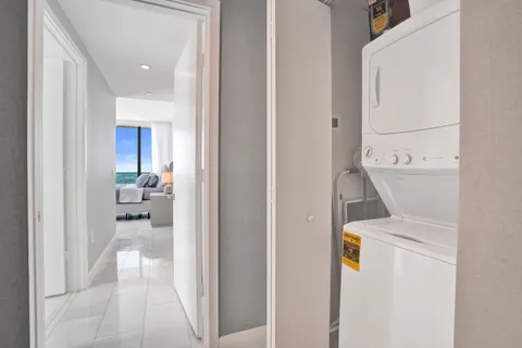 $1,895,000 | 650 Northeast 32nd Street, Unit 3901, Miami, FL 33137